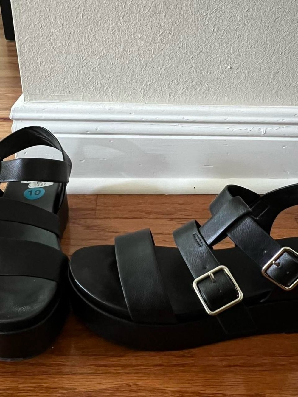 Black Strappy Platform Sandals with Buckles